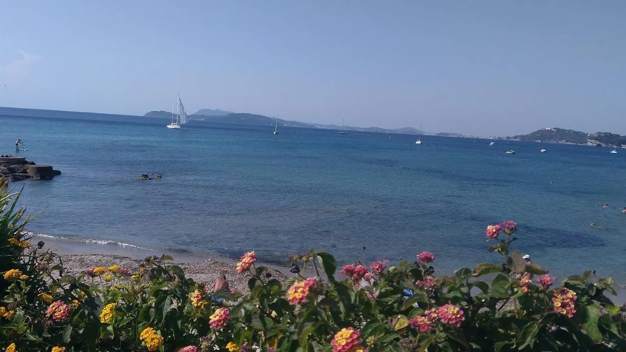 3 Etoiles Au Bord De L'Eau Apartment La Seyne-sur-Mer